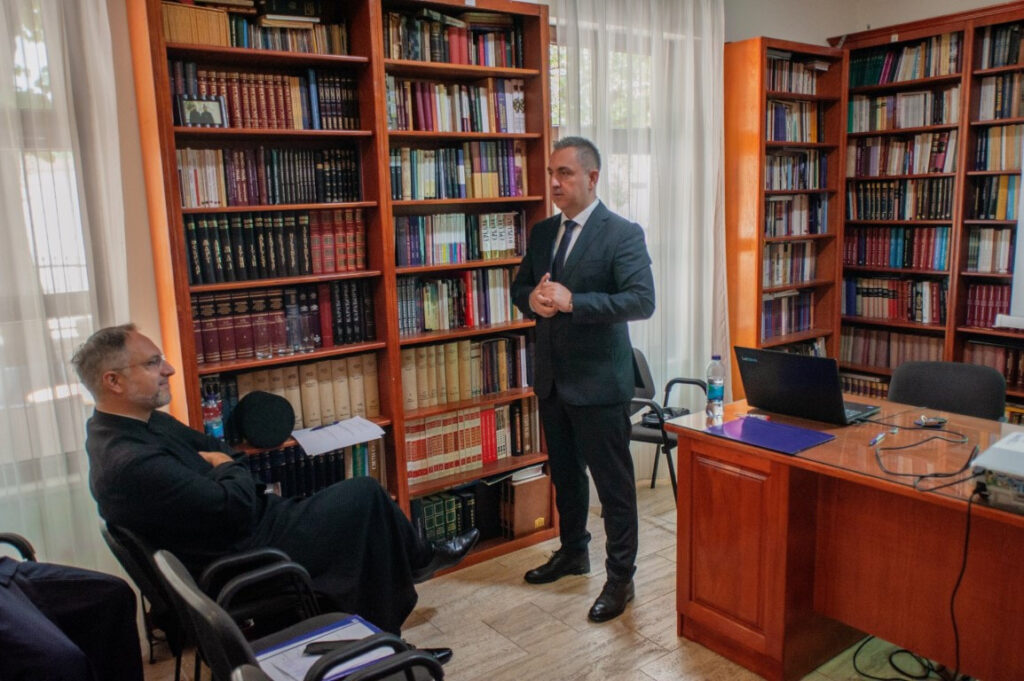 Савјетовање за вјероучитеље Епархије Захумско-херцеговачке и приморске | Православна вјеронаука за школе РС 4 medium slukicjpg