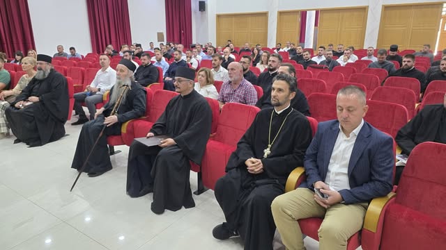 годишњи-семинар-за-вјероучитеље-бијељина-епархијски-културни-центар